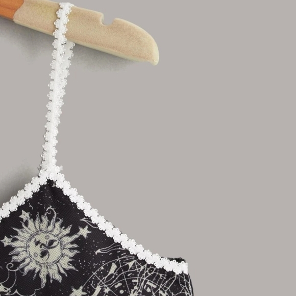 Sun & Moon Graphic Crop Cami NWT - Picture 3 of 4